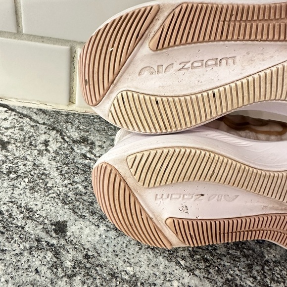 NIKE Woman Zoom WinFlo 8 Maeve running activewear athleisure casual sneaker 7.5 - Picture 11 of 12
